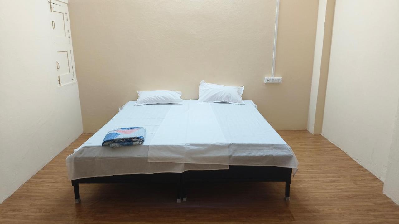 אויאיין Nain Guest House מראה חיצוני תמונה