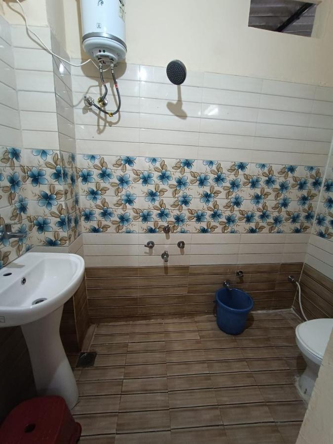 אויאיין Nain Guest House מראה חיצוני תמונה