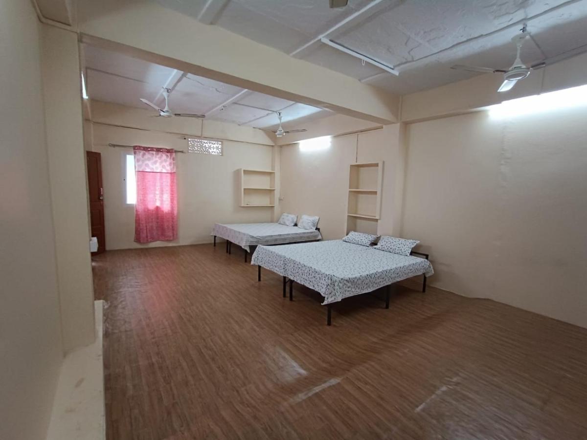 אויאיין Nain Guest House מראה חיצוני תמונה