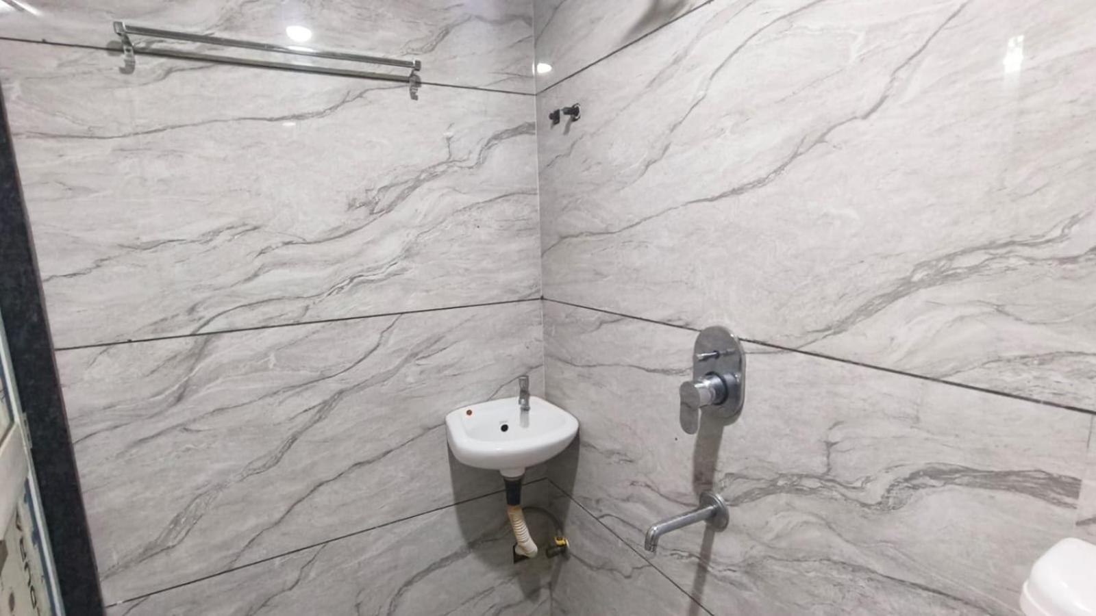 אויאיין Nain Guest House מראה חיצוני תמונה