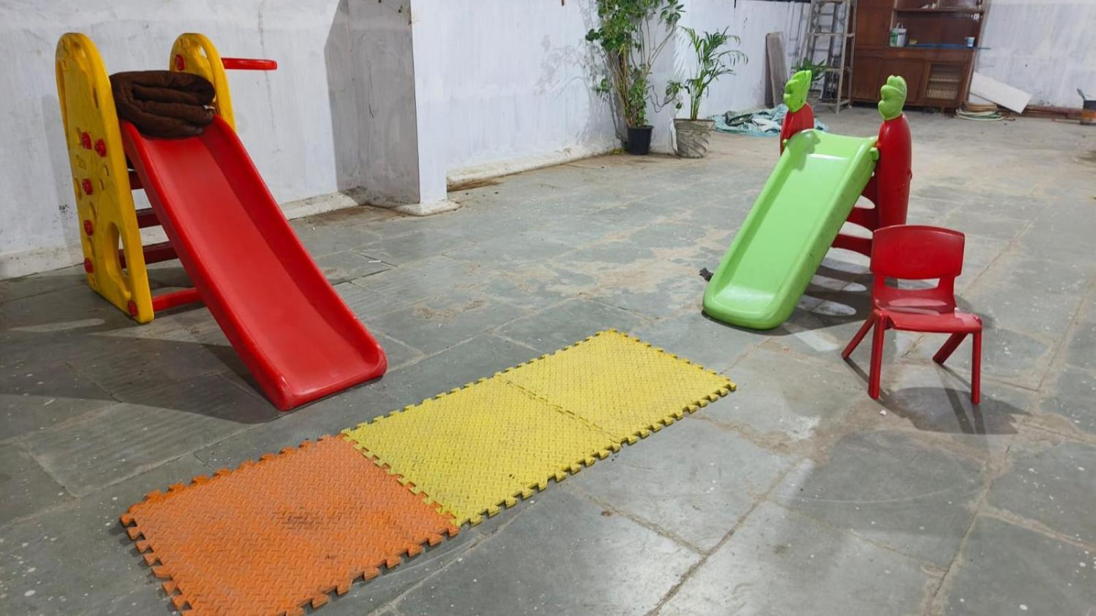אויאיין Nain Guest House מראה חיצוני תמונה